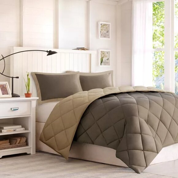 Madison Park Essentials 3M Down-Alternative Reversible Comforter Set‎ - Picture 1 of 3